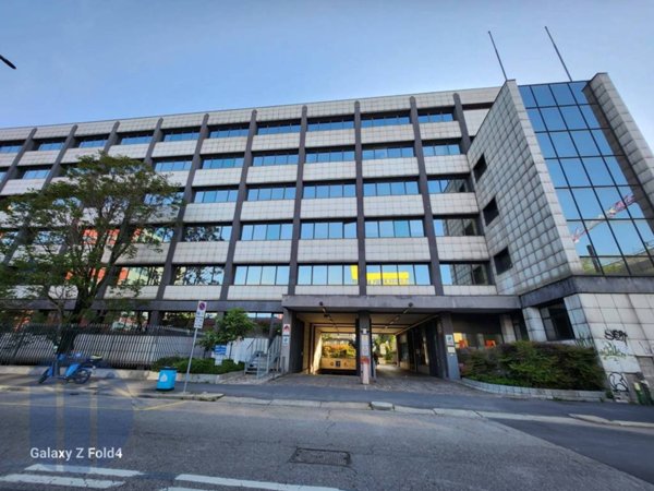 ufficio in vendita a Milano in zona Bovisa