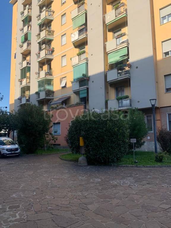 appartamento in vendita a Milano in zona Dergano