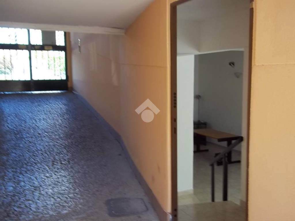 negozio in vendita a Milano in zona Forze Armate