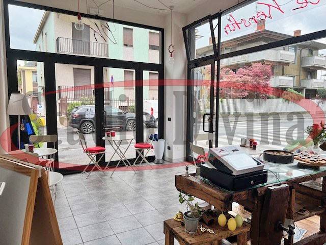negozio in vendita a Milano in zona Niguarda