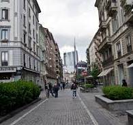 negozio in vendita a Milano in zona Porta Nuova