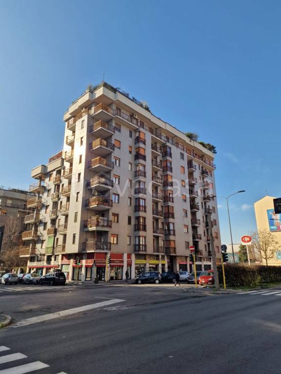 appartamento in vendita a Milano in zona Famagosta