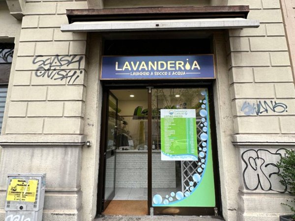 negozio in vendita a Milano in zona Porta Romana