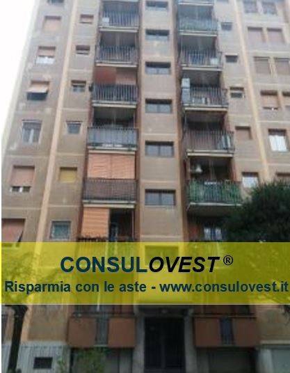 appartamento in vendita a Milano in zona Gallaratese