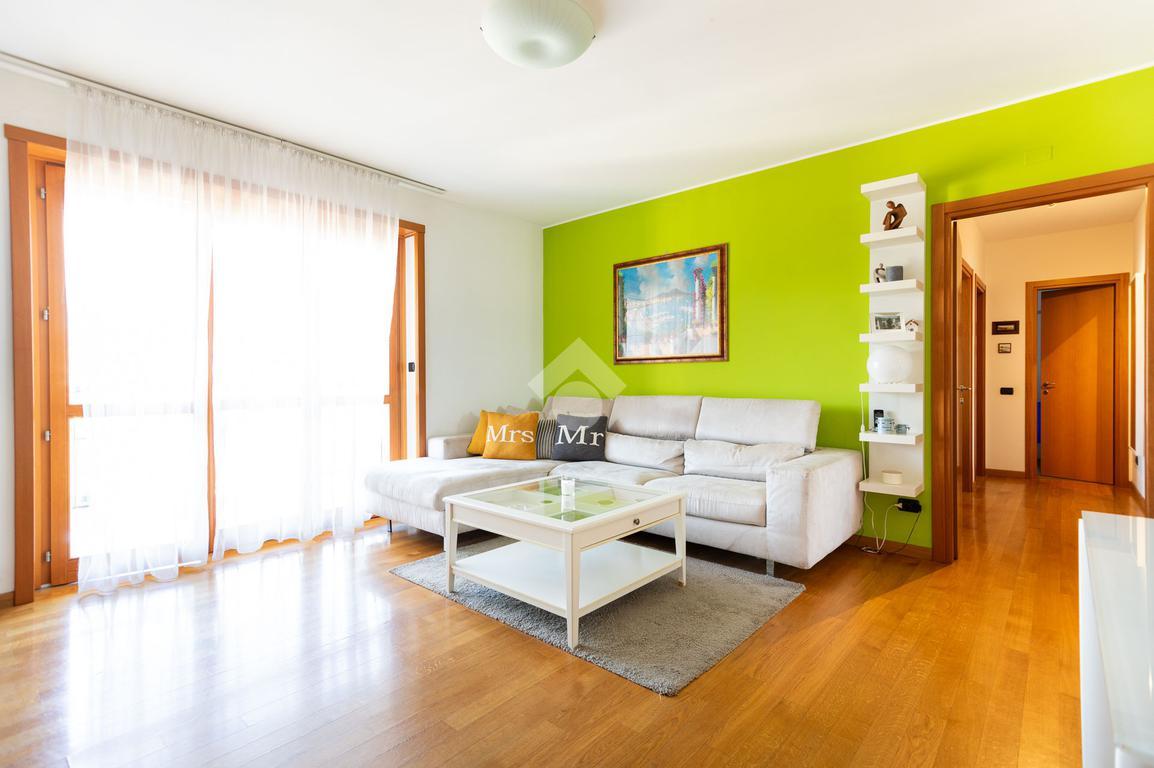 appartamento in vendita a Milano in zona Cagnola