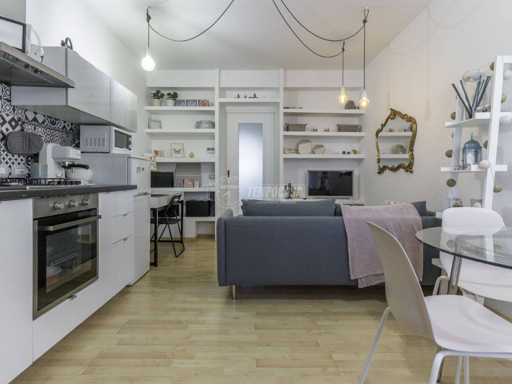 appartamento in vendita a Milano in zona Morivione