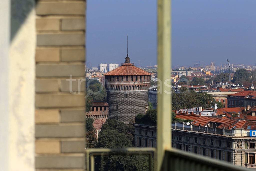 appartamento in vendita a Milano in zona Cadorna