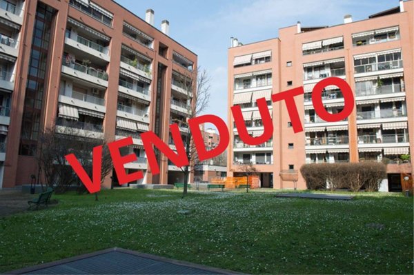 appartamento in vendita a Milano in zona Adriano