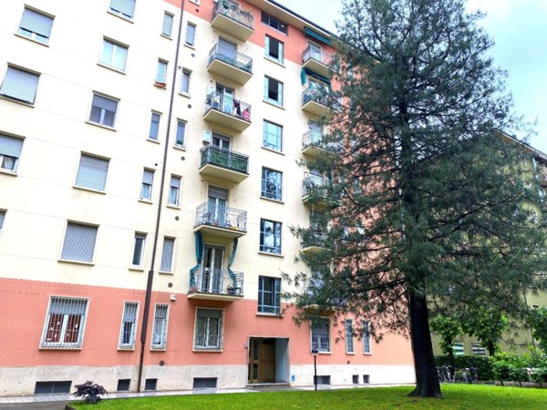 appartamento in vendita a Milano in zona Segnano