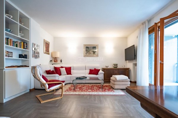 appartamento in vendita a Milano in zona Famagosta