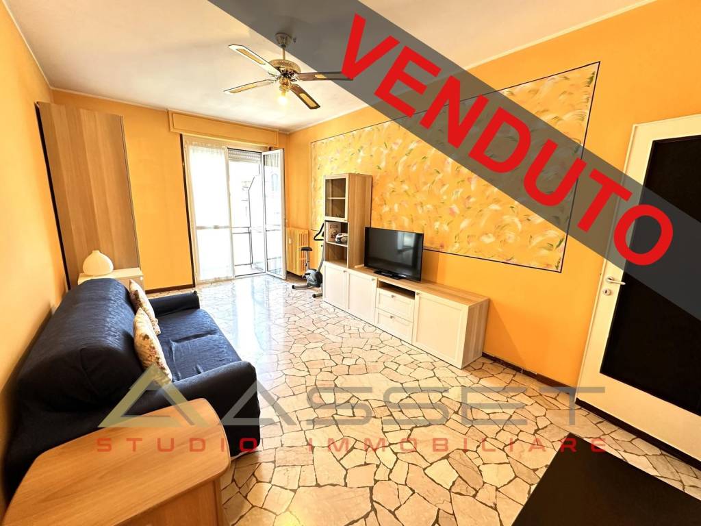 appartamento in vendita a Milano in zona Famagosta