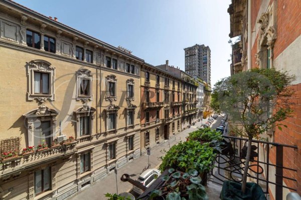 appartamento in vendita a Milano in zona Cadorna