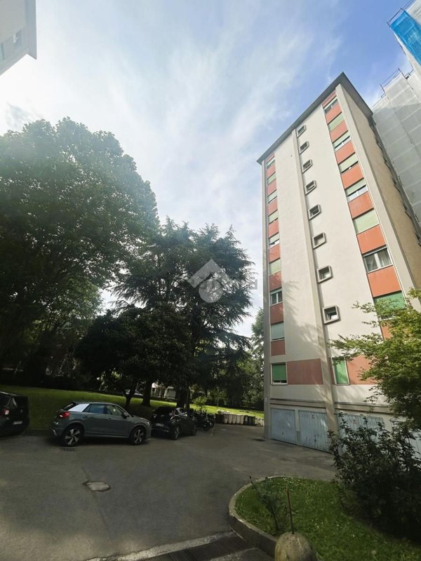 appartamento in vendita a Milano in zona Gallaratese