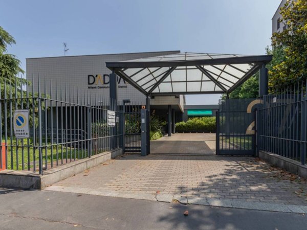 intera palazzina in vendita a Milano in zona Corvetto