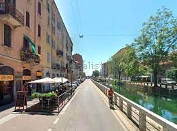 locale commerciale in vendita a Milano in zona Porta Genova