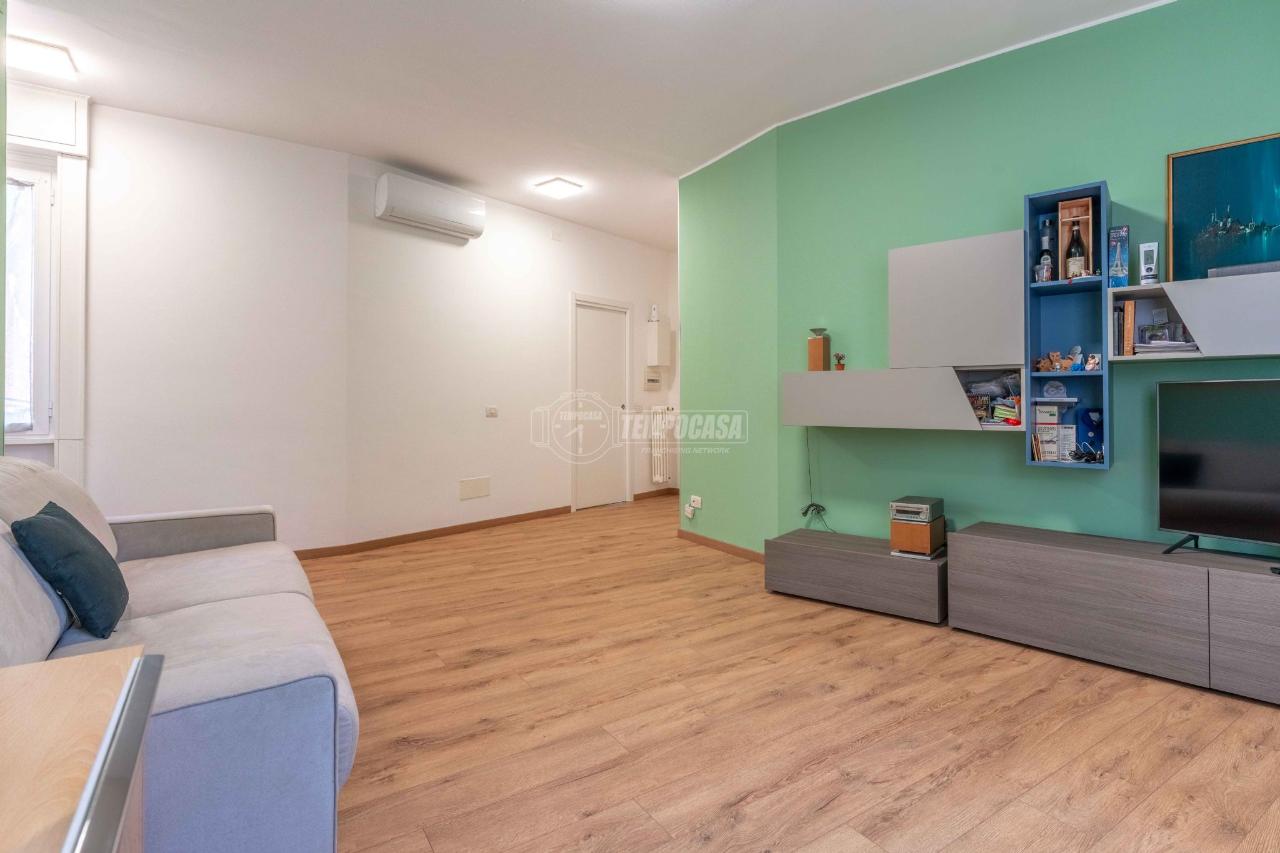 appartamento in vendita a Milano in zona Morivione