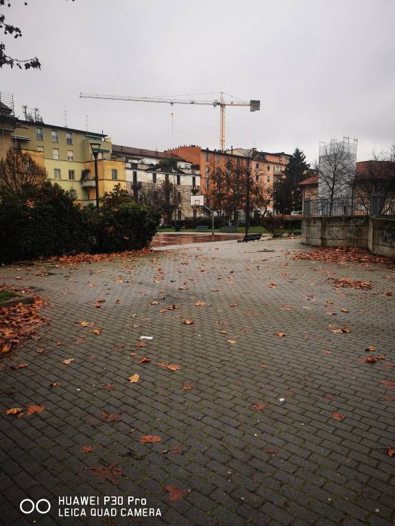 ufficio in vendita a Milano in zona Dergano