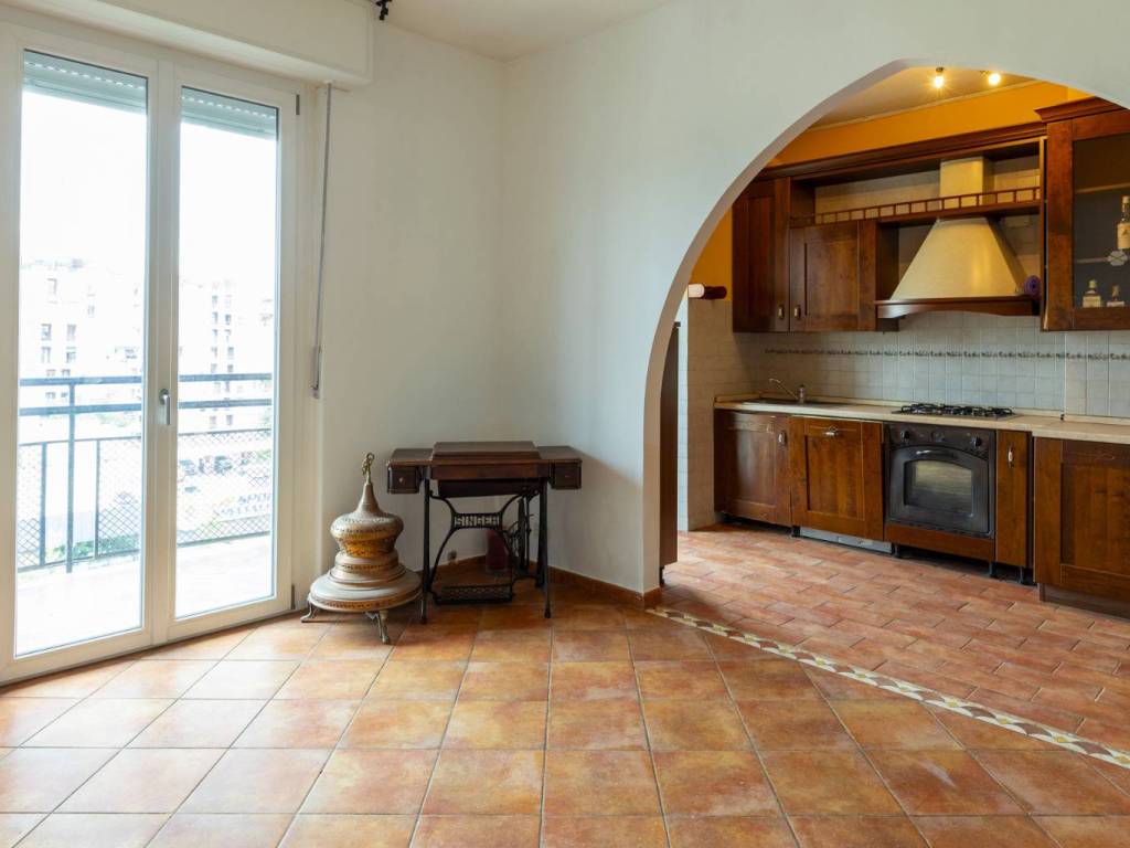 appartamento in vendita a Milano in zona Adriano