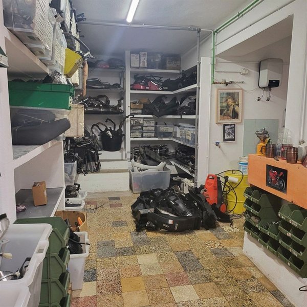 locale di sgombero in vendita a Milano in zona Isola