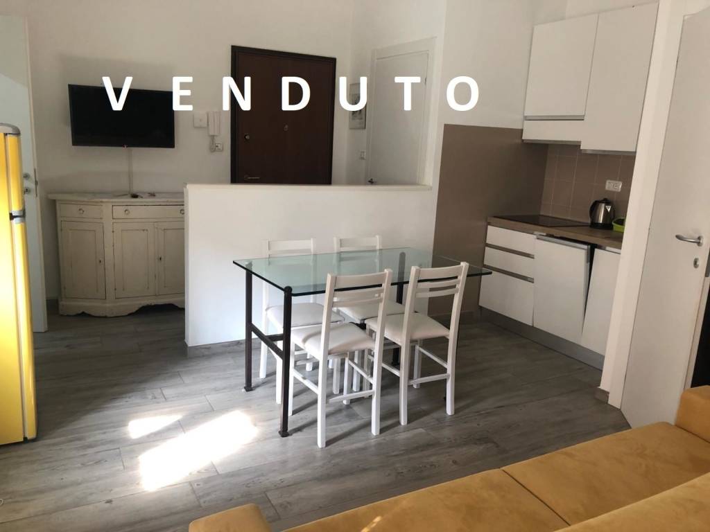 appartamento in vendita a Milano in zona Bocconi