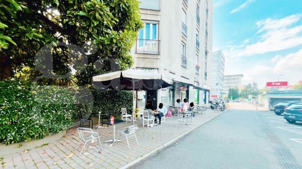negozio in vendita a Milano in zona Lorenteggio