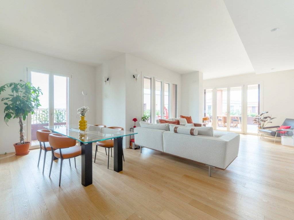 appartamento in vendita a Milano in zona Baggio