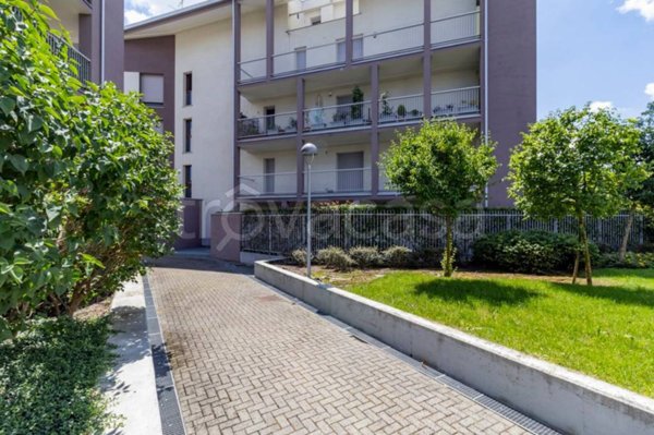 appartamento in vendita a Milano in zona Quarto Oggiaro