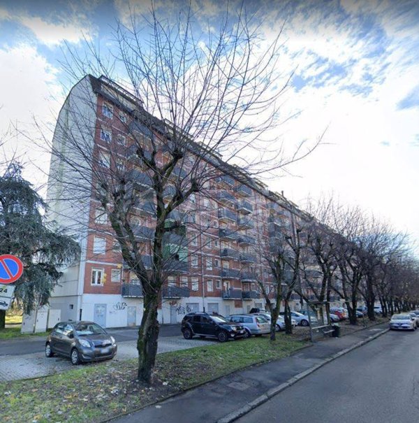 appartamento in vendita a Milano in zona Famagosta