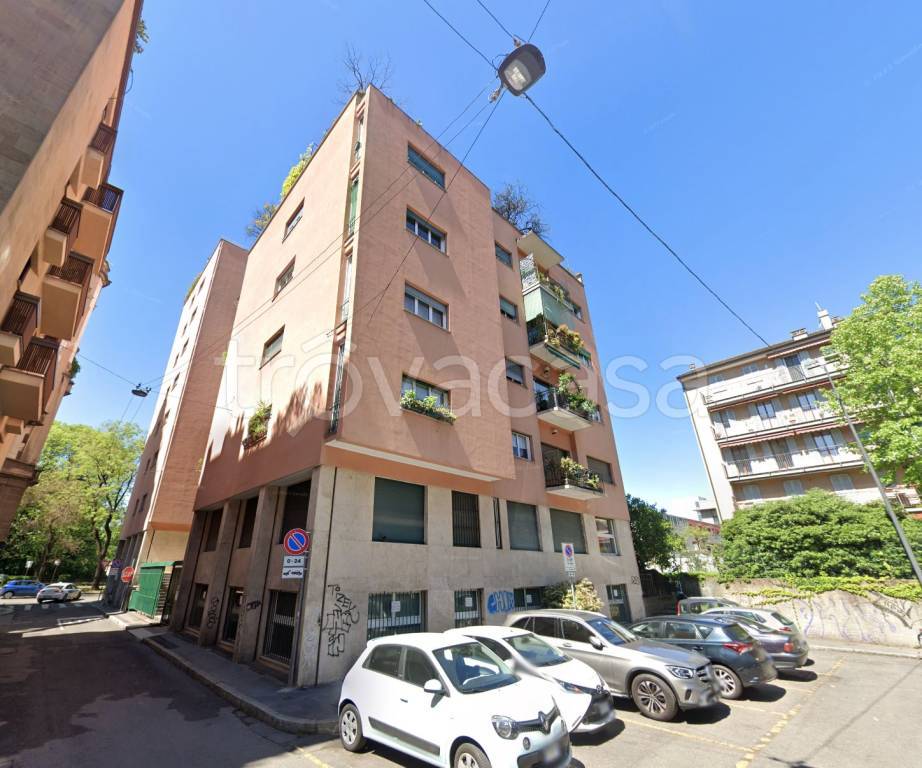 appartamento in vendita a Milano in zona Porta Garibaldi