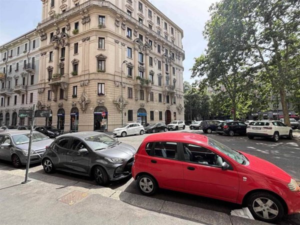negozio in vendita a Milano in zona Centro Direzionale
