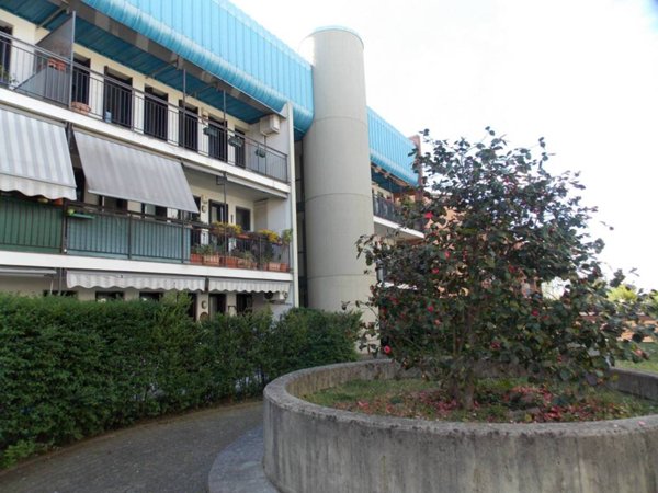 appartamento in vendita a Milano in zona Baggio