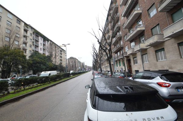 locale commerciale in vendita a Milano in zona Bocconi