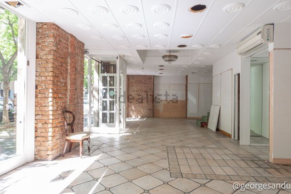 locale commerciale in vendita a Milano