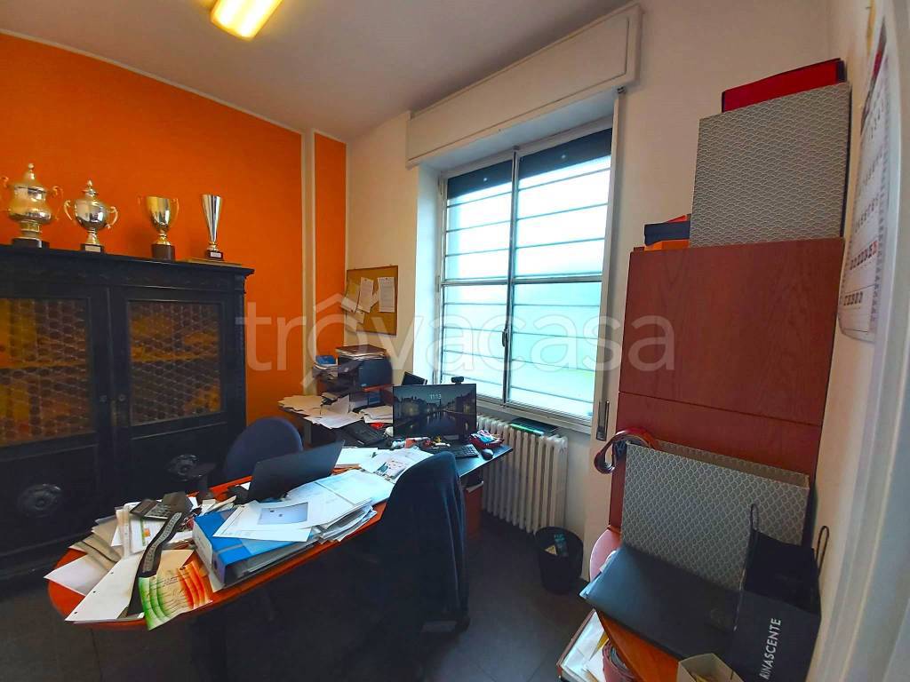 negozio in vendita a Milano in zona Chiesa Rossa
