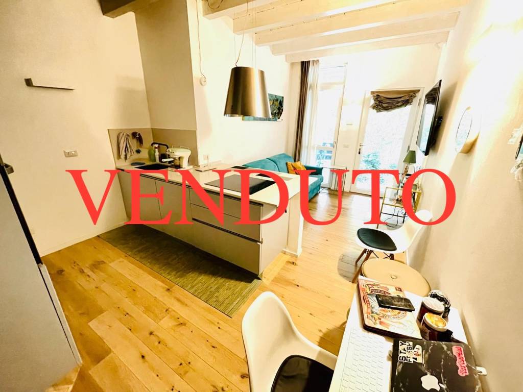 appartamento in vendita a Milano in zona Chiesa Rossa