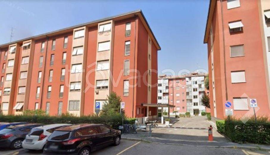 appartamento in vendita a Milano in zona Quartiere degli Olmi