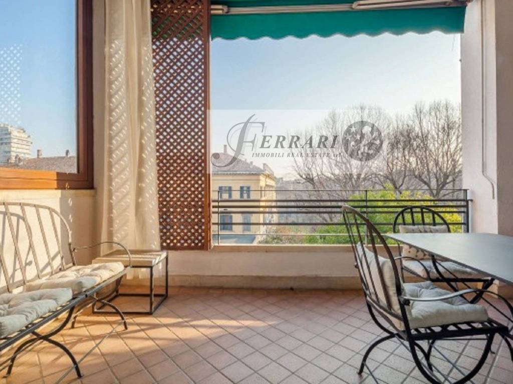 appartamento in vendita a Milano in zona Guastalla