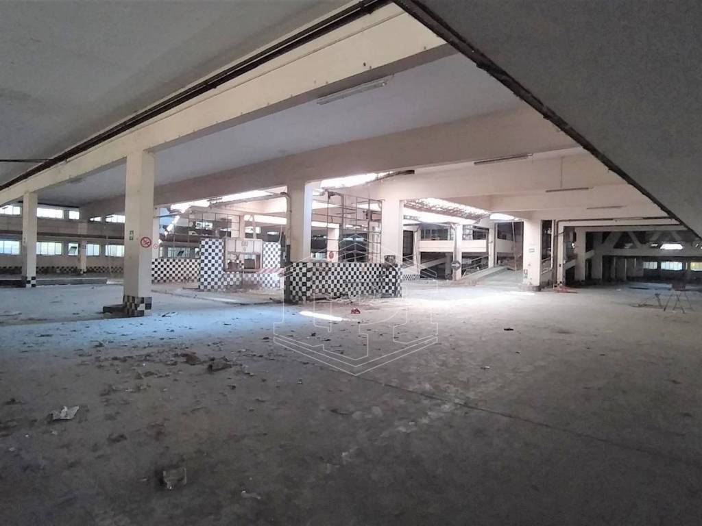 negozio in vendita a Milano in zona Affori