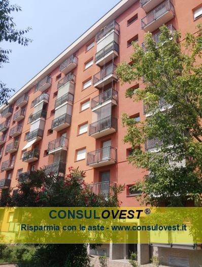 appartamento in vendita a Milano in zona Gallaratese
