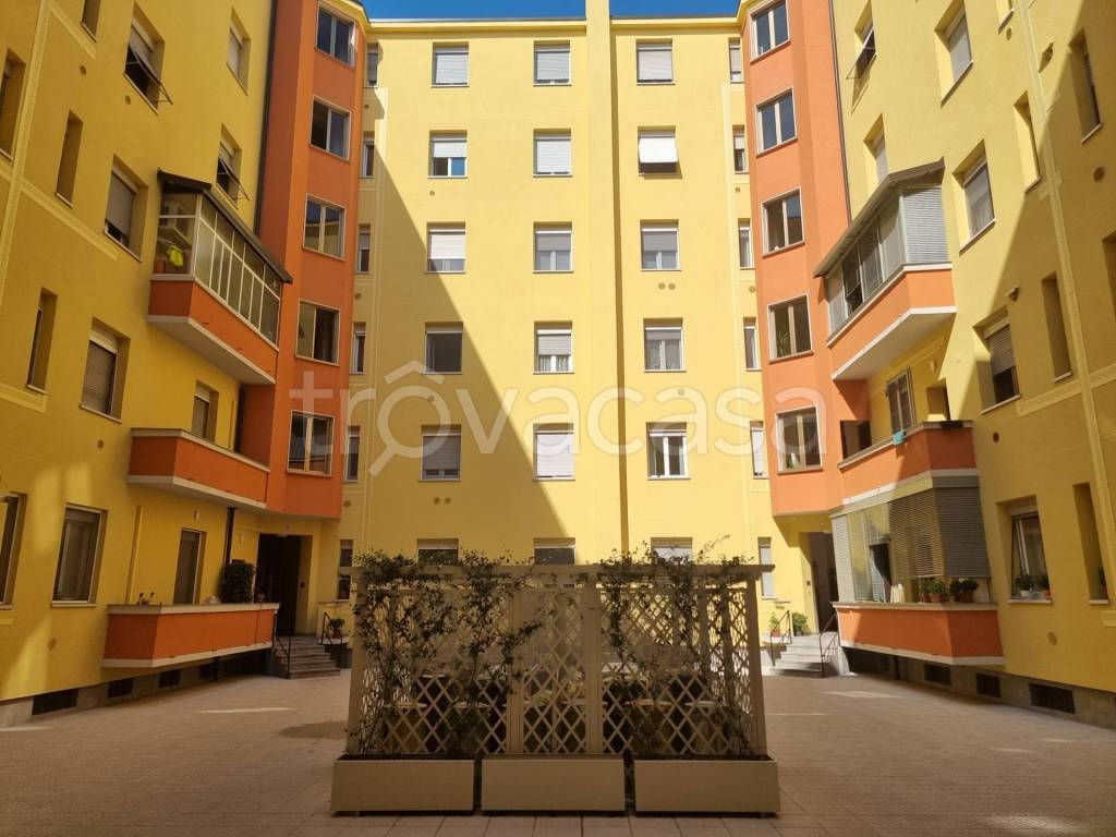 appartamento in vendita a Milano in zona Baggio