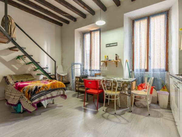 appartamento in vendita a Milano in zona Morivione