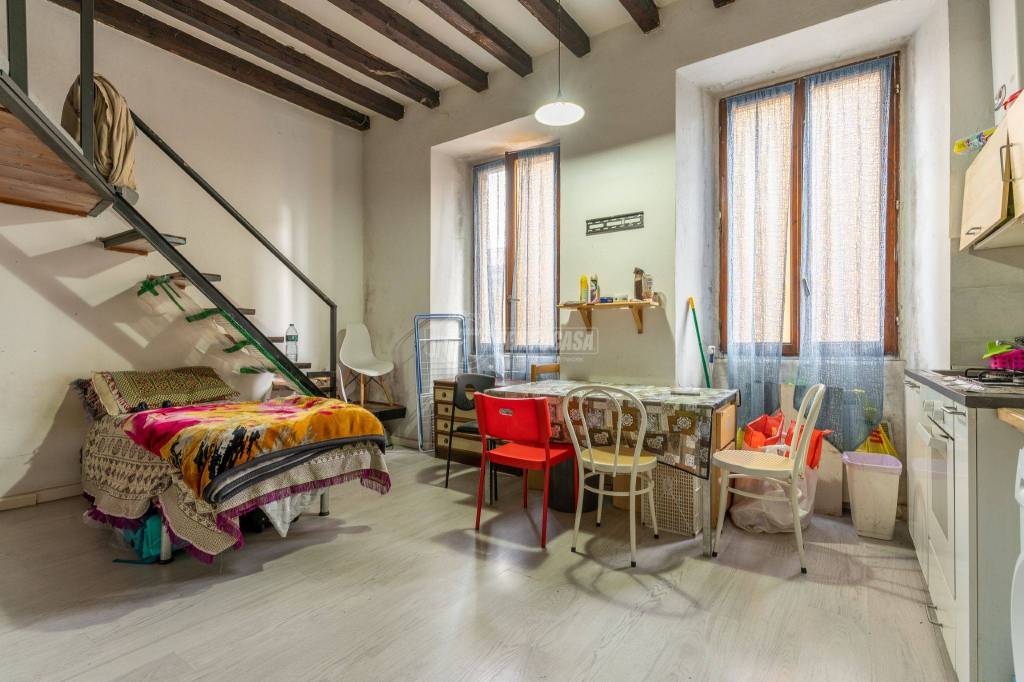 appartamento in vendita a Milano in zona Morivione