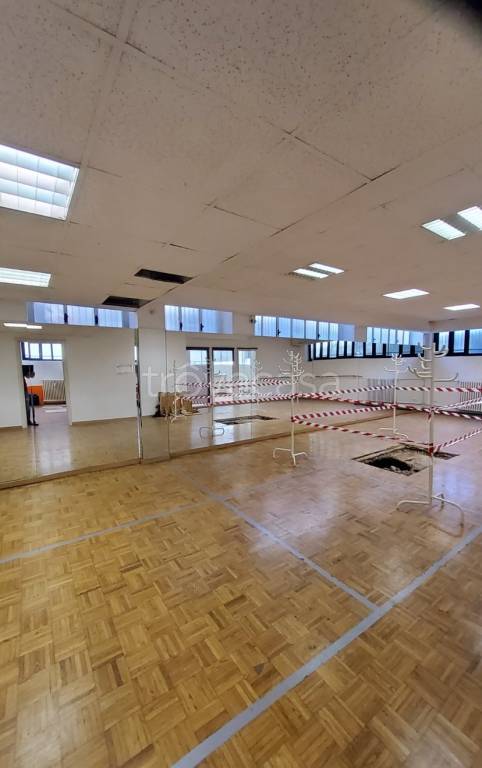 negozio in vendita a Milano in zona San Siro