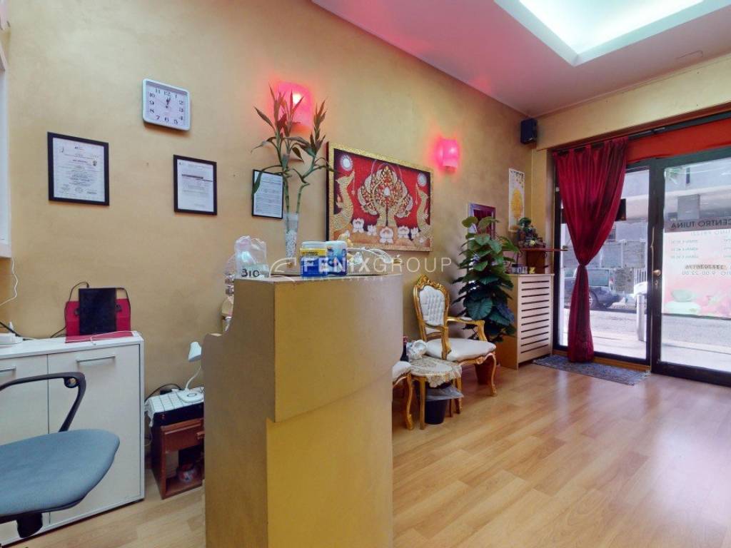 negozio in vendita a Milano in zona Piazzale Lodi