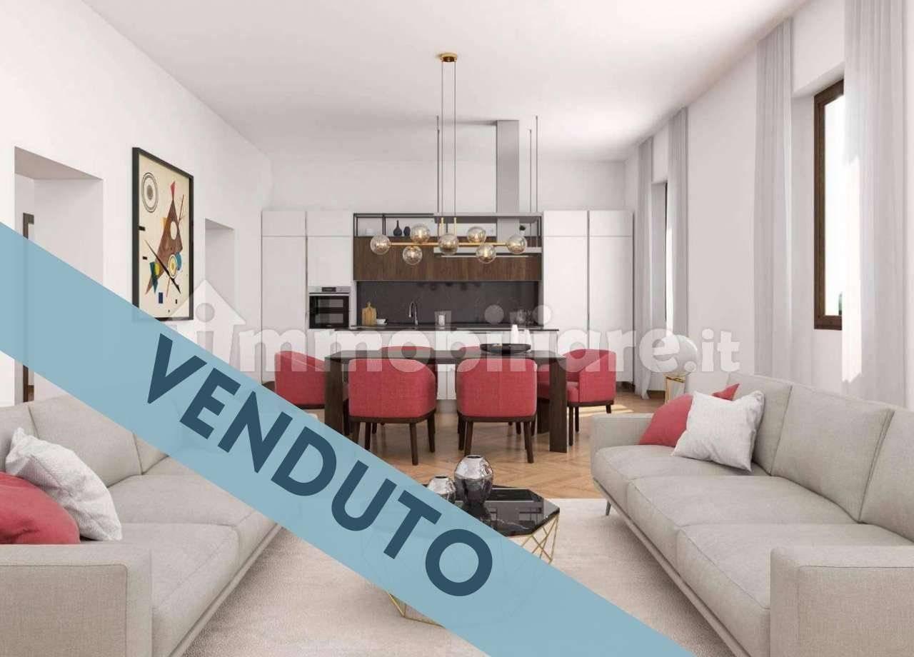 appartamento in vendita a Milano in zona Sempione