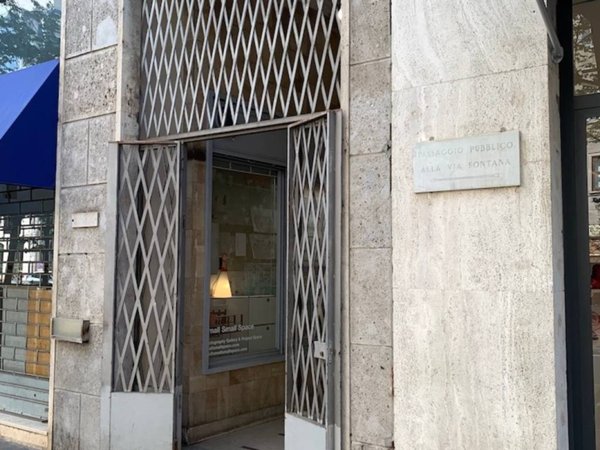 negozio in vendita a Milano in zona Guastalla