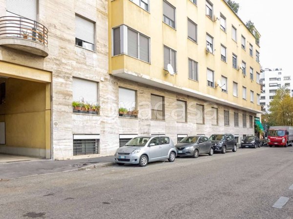 negozio in vendita a Milano in zona Affori