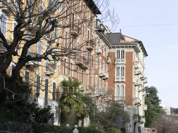 appartamento in vendita a Milano in zona Porta Vigentina