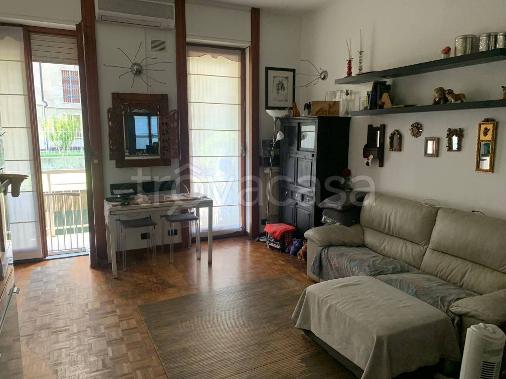 appartamento in vendita a Milano in zona Greco