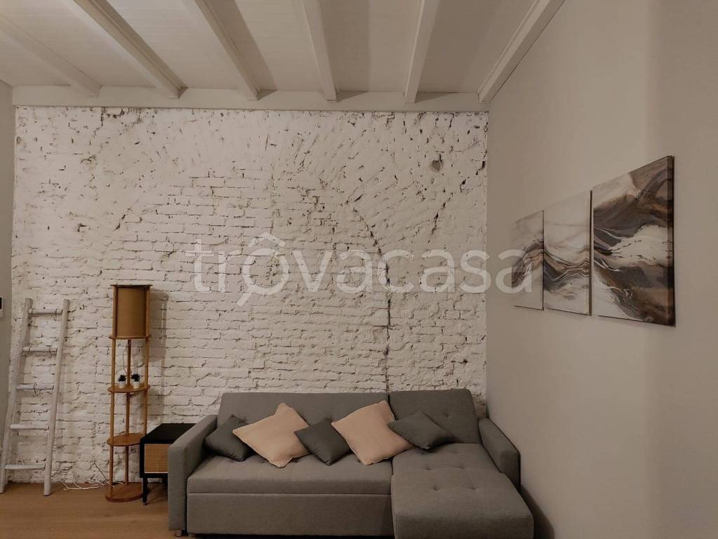 appartamento in vendita a Milano in zona Porta Ticinese
